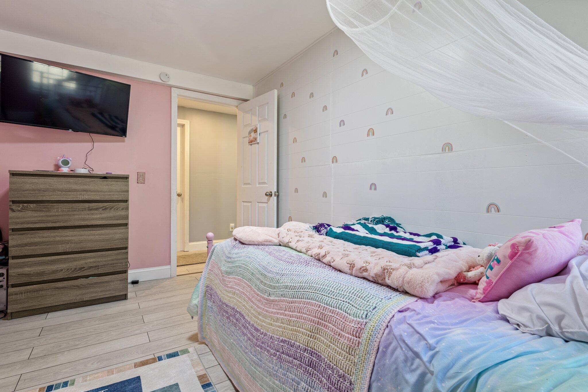 14 Cessna Way Naples ME 04055