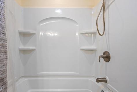 14 Cessna Way Naples ME 04055