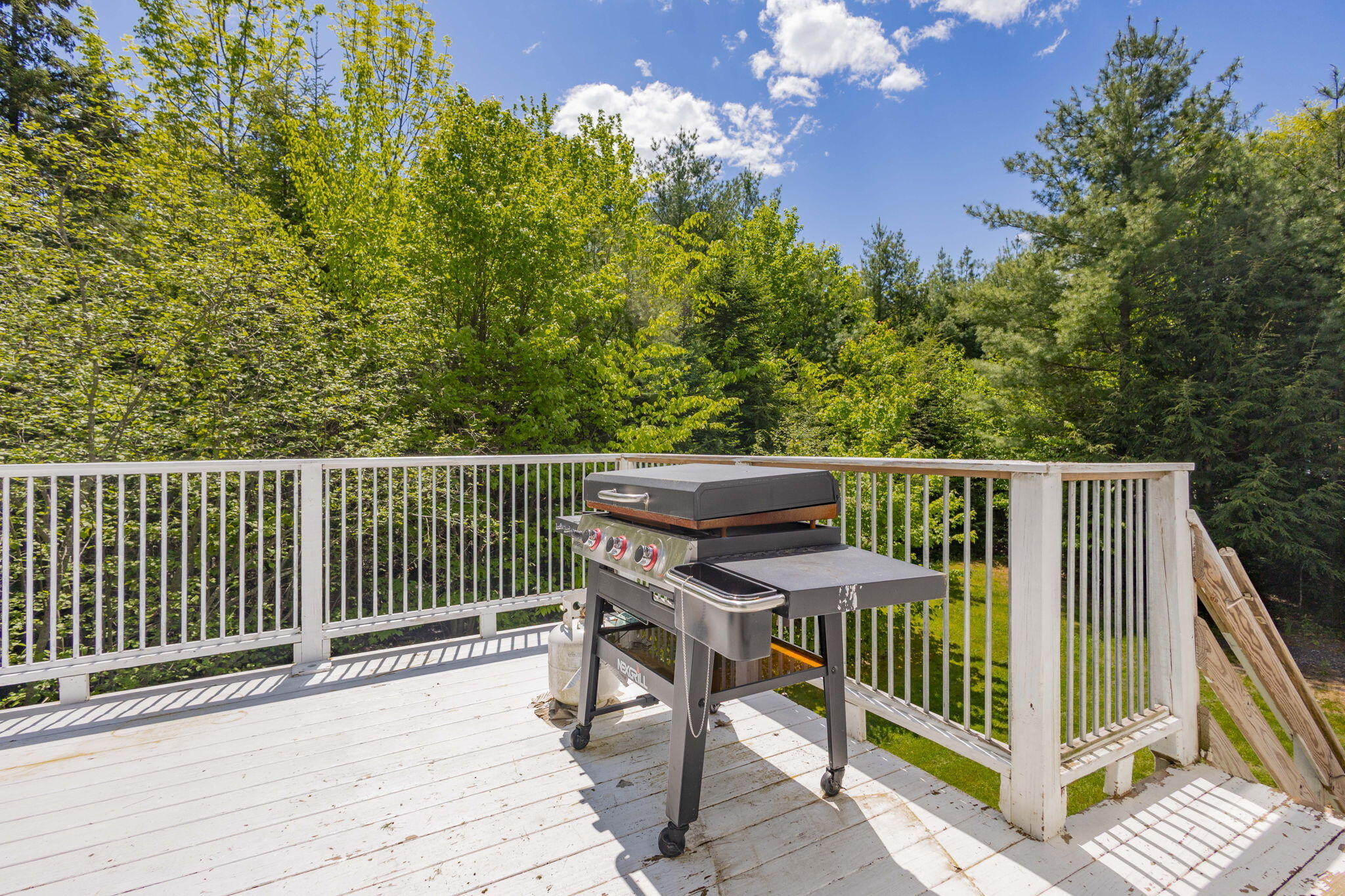 14 Cessna Way Naples ME 04055