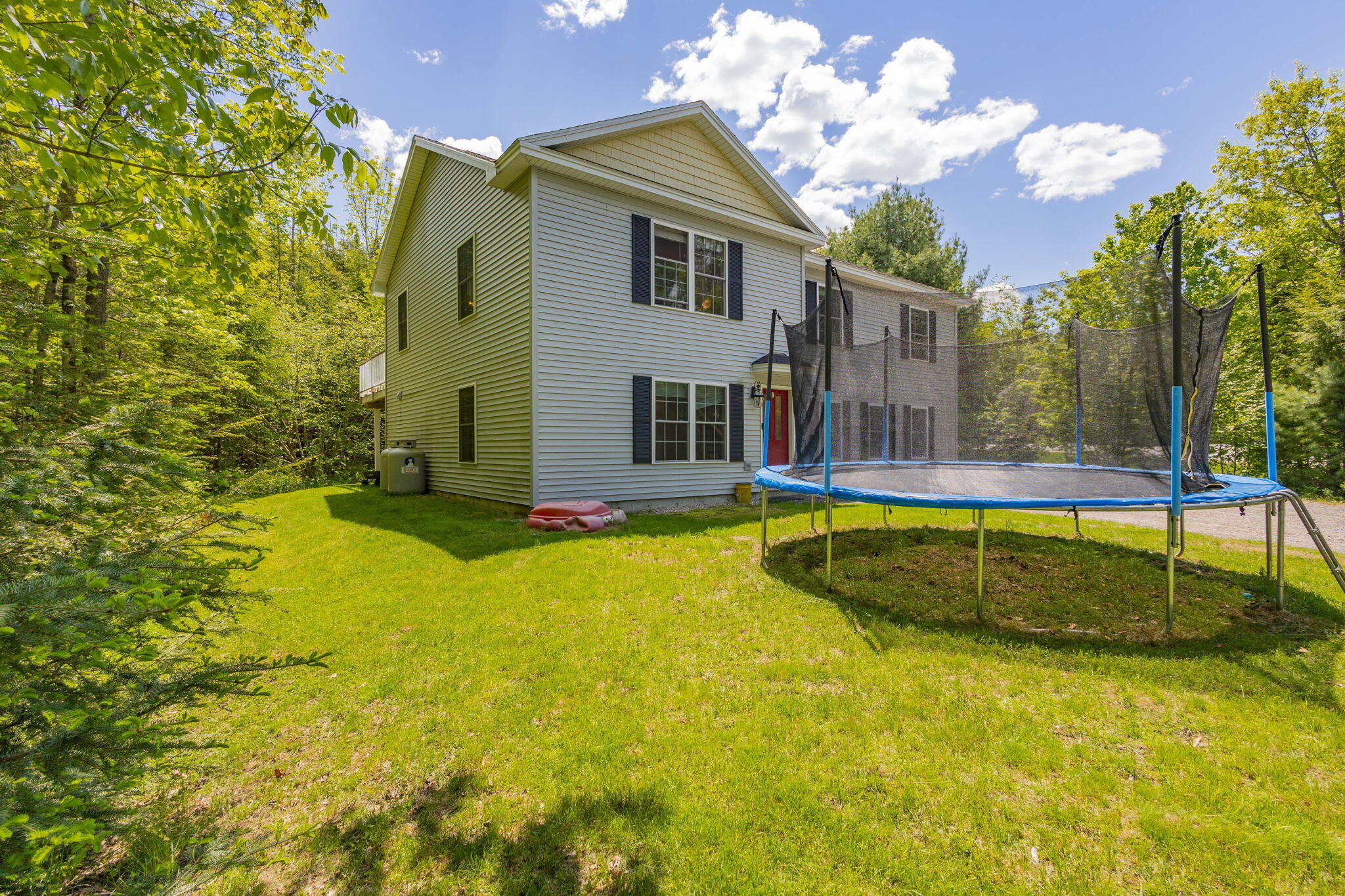 14 Cessna Way Naples ME 04055