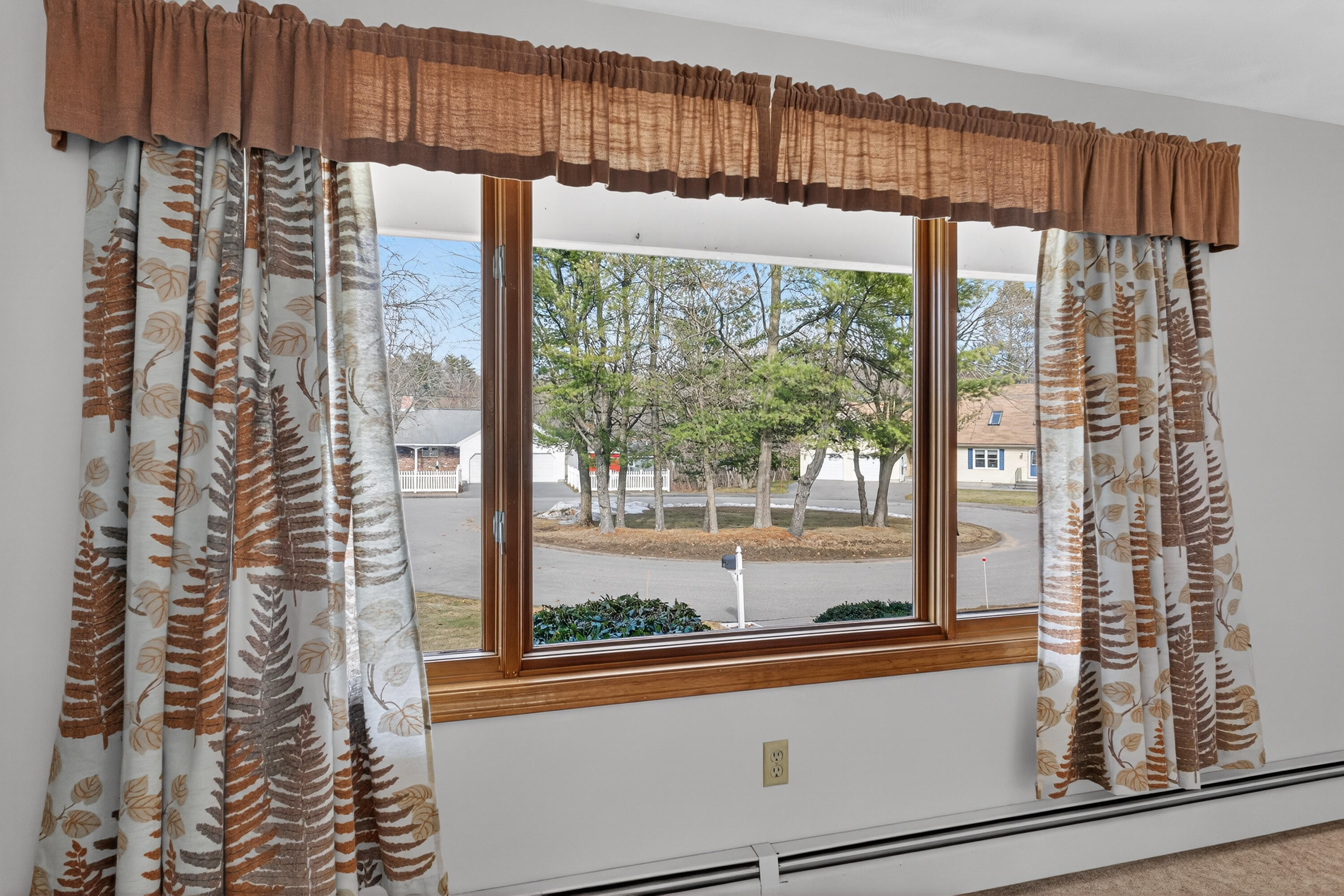 6 Lynn Avenue Biddeford ME 04005