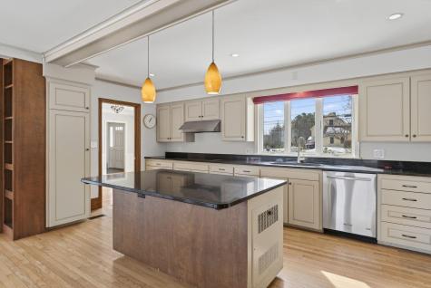 525 W Auburn Road Auburn ME 04210