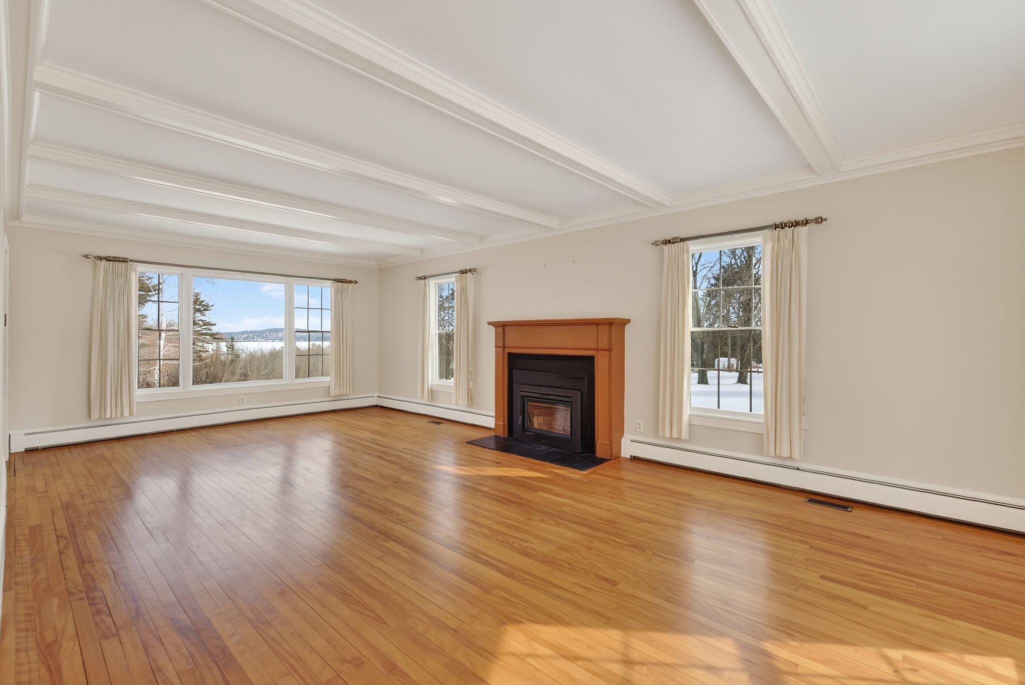 525 W Auburn Road Auburn ME 04210