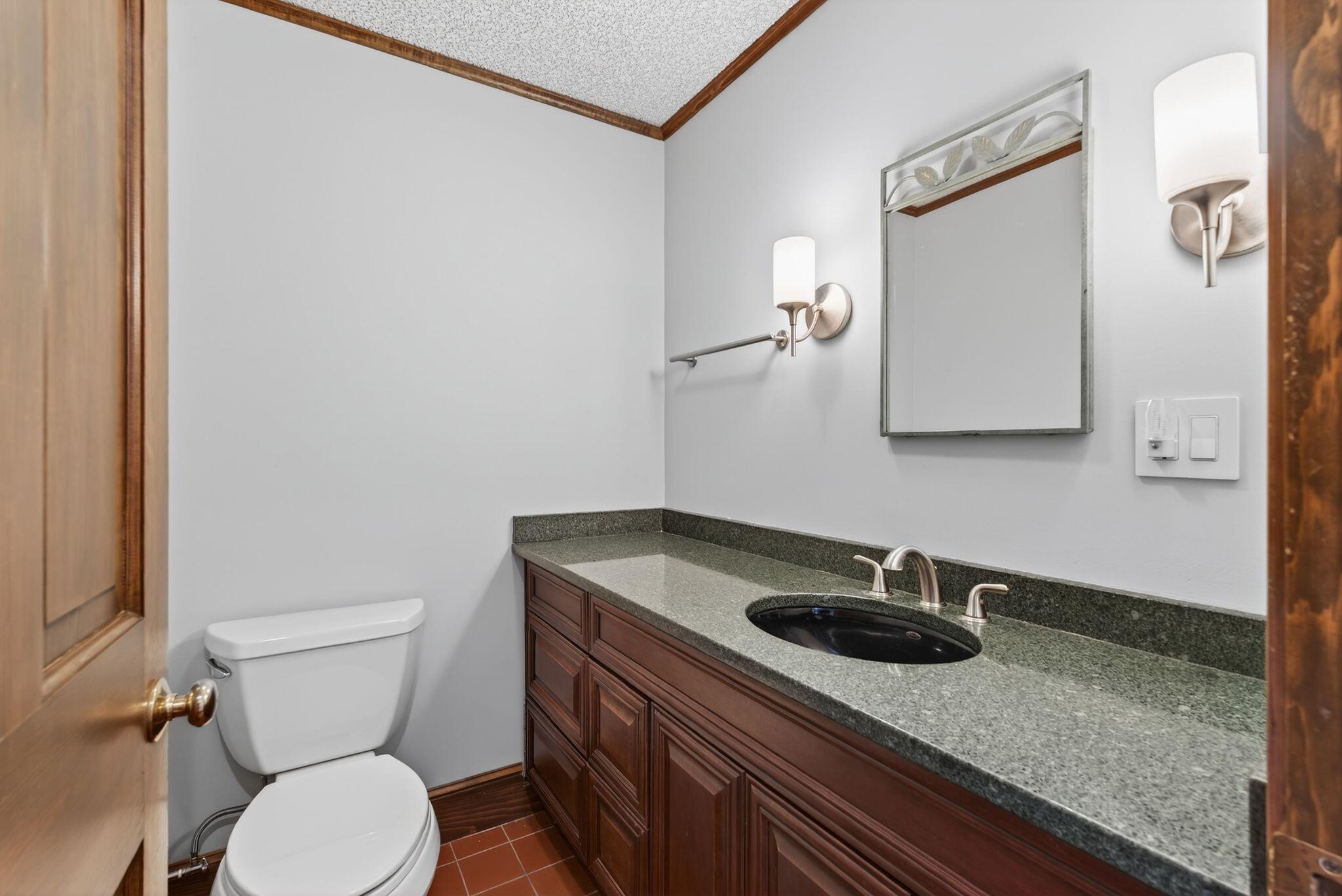 525 W Auburn Road Auburn ME 04210