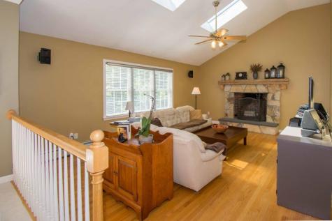 18 Sparrow Lane York ME 03909