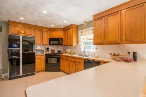 18 Sparrow Lane York ME 03909
