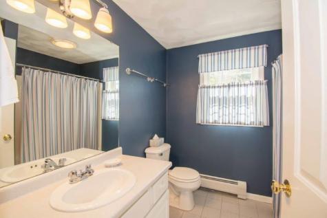 18 Sparrow Lane York ME 03909