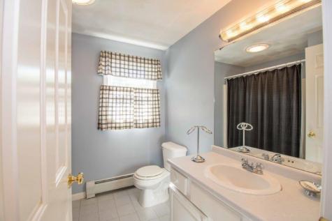 18 Sparrow Lane York ME 03909
