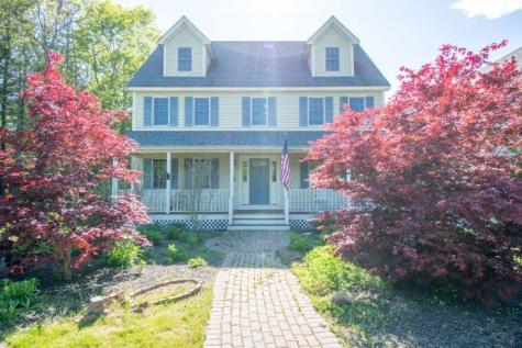 18 Sparrow Lane York ME 03909