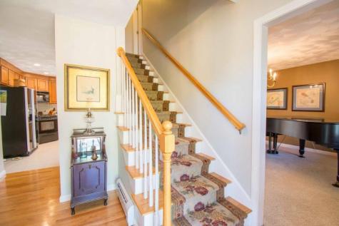 18 Sparrow Lane York ME 03909