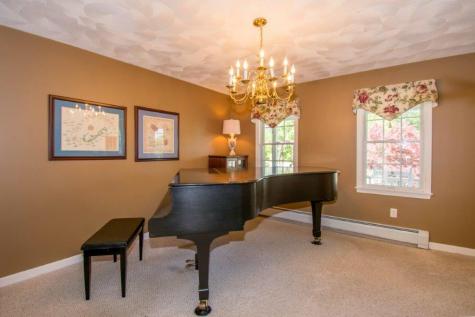 18 Sparrow Lane York ME 03909
