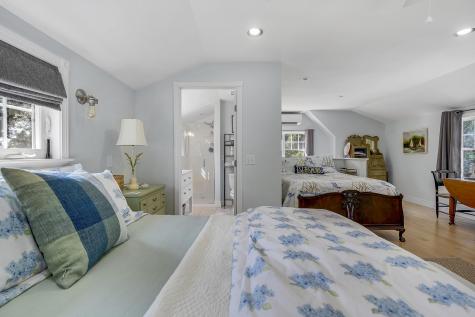 186 Foreside Road Cumberland ME 04110