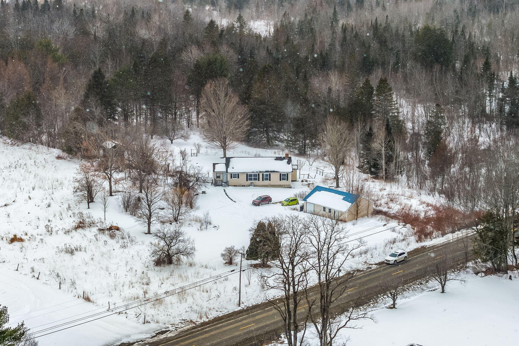 313 East Road Bradford ME 04410