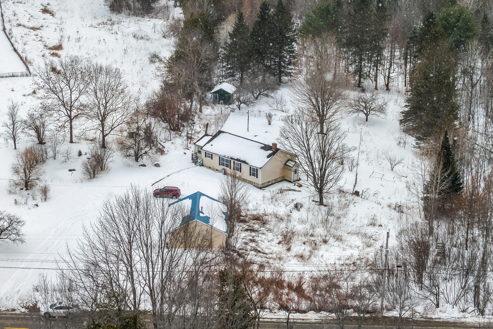 313 East Road Bradford ME 04410