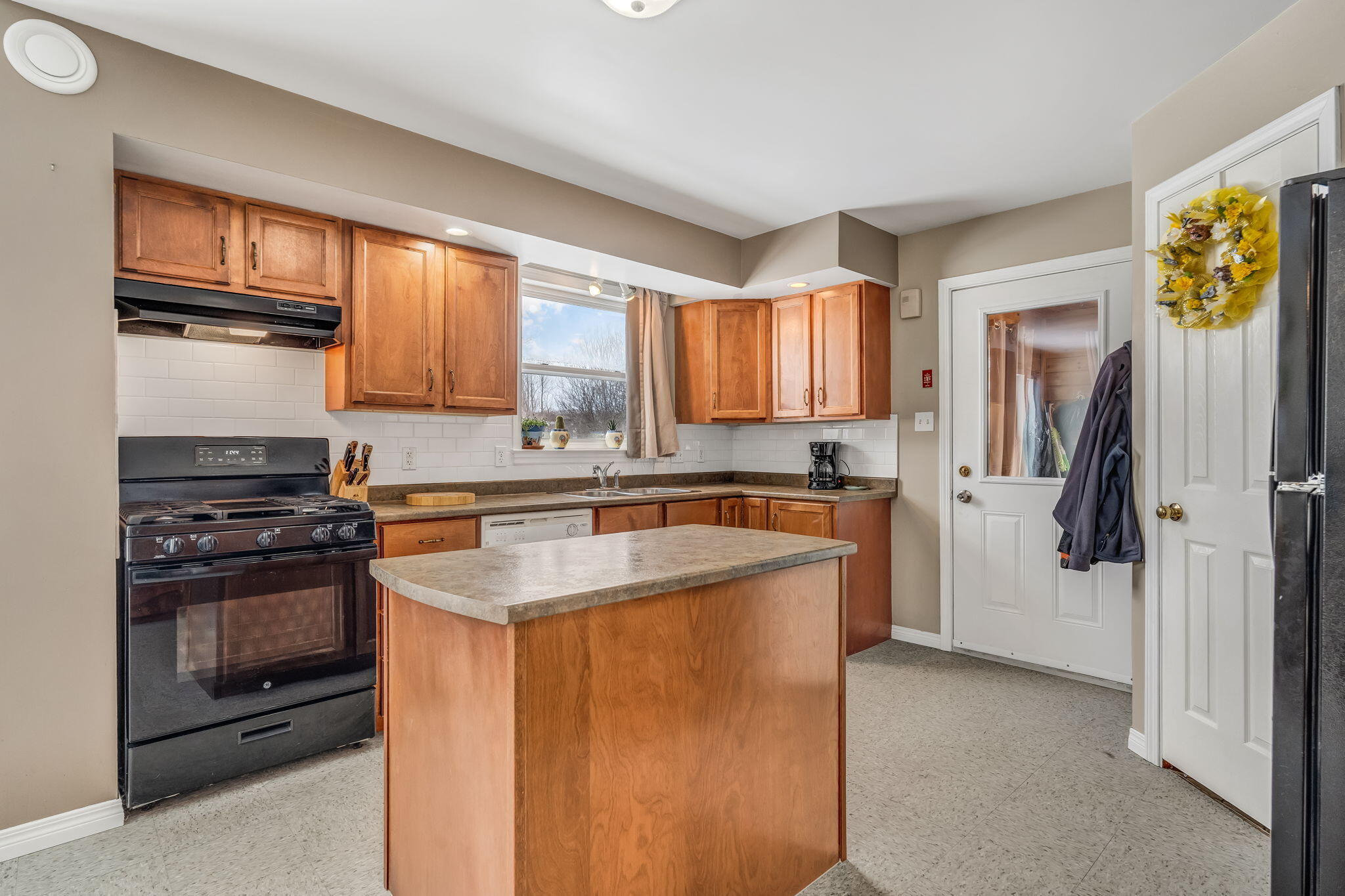 313 East Road Bradford ME 04410