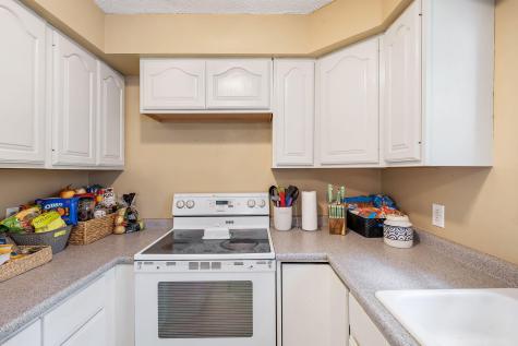 5 Hilton Place Lewiston ME 04240