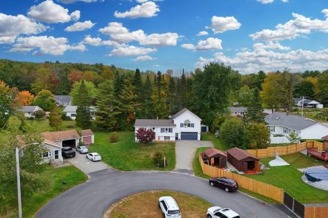 5 Hilton Place Lewiston ME 04240