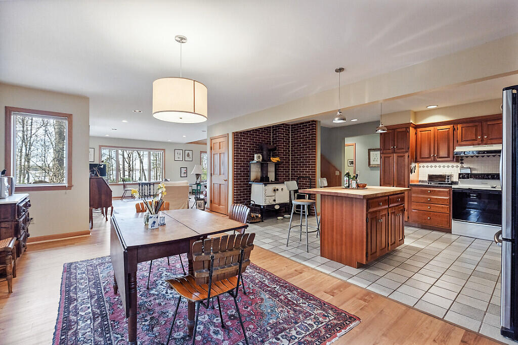 217 Leadbetter Road Wayne ME 04284