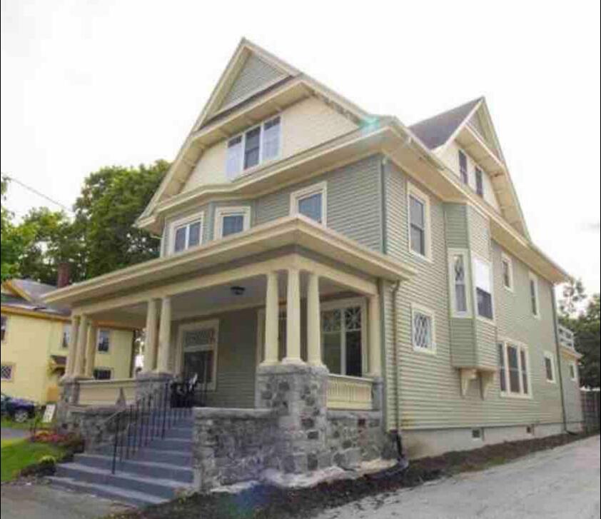 52 Grove Street Bangor ME 04401