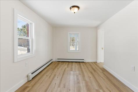 18 Lincoln Street Richmond ME 04357