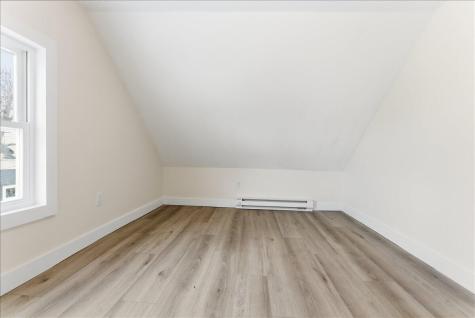 18 Lincoln Street Richmond ME 04357