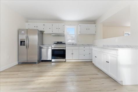 18 Lincoln Street Richmond ME 04357