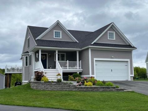 49 Huntington Way Kittery ME 03904