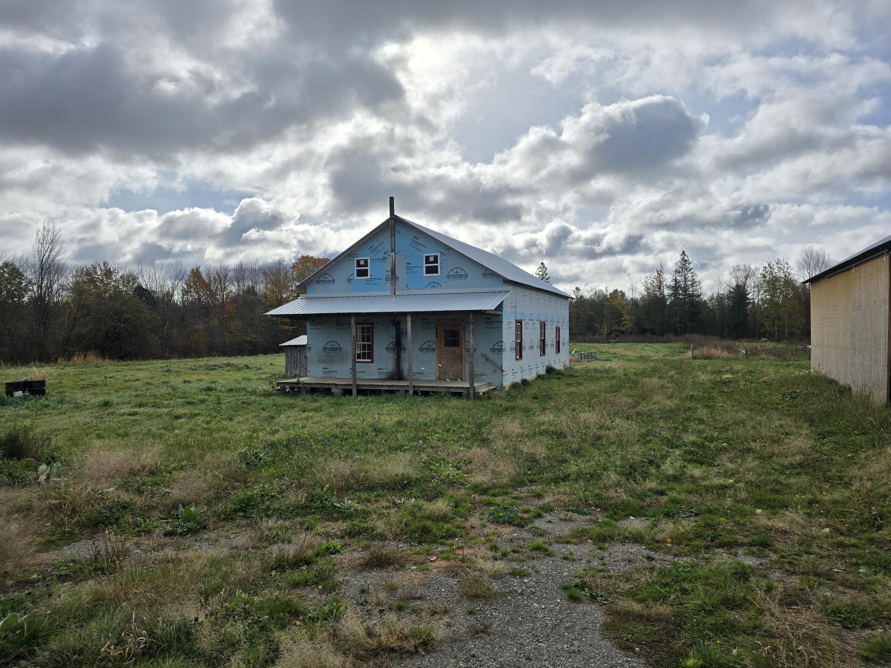 127 East Road Bradford ME 04410