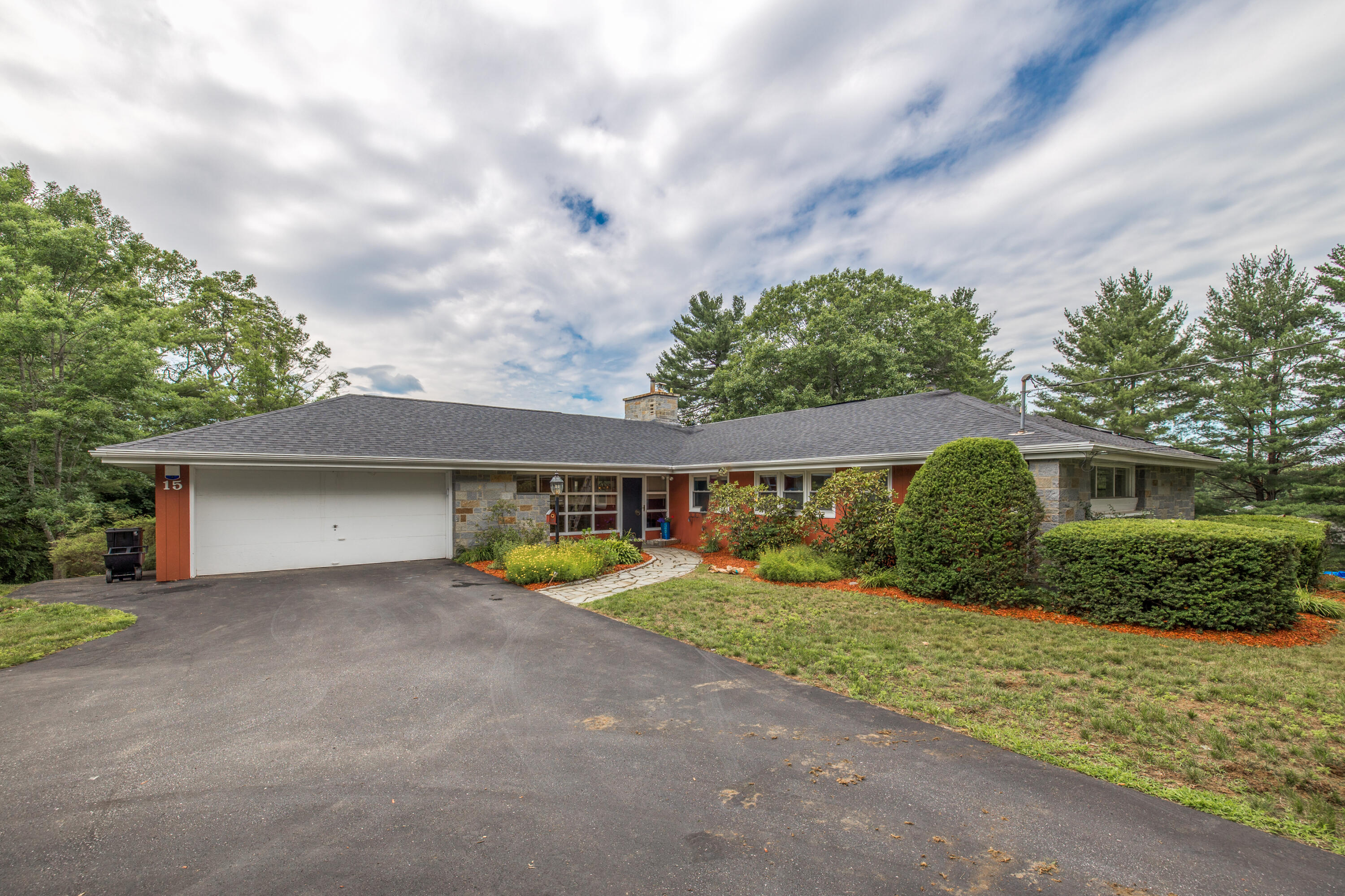 15 Delcliffe Lane Lewiston ME 04240