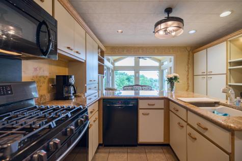 15 Delcliffe Lane Lewiston ME 04240