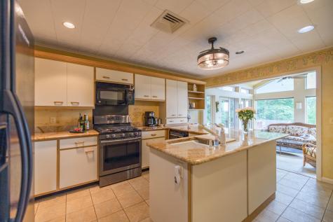 15 Delcliffe Lane Lewiston ME 04240