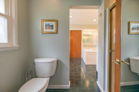15 Delcliffe Lane Lewiston ME 04240