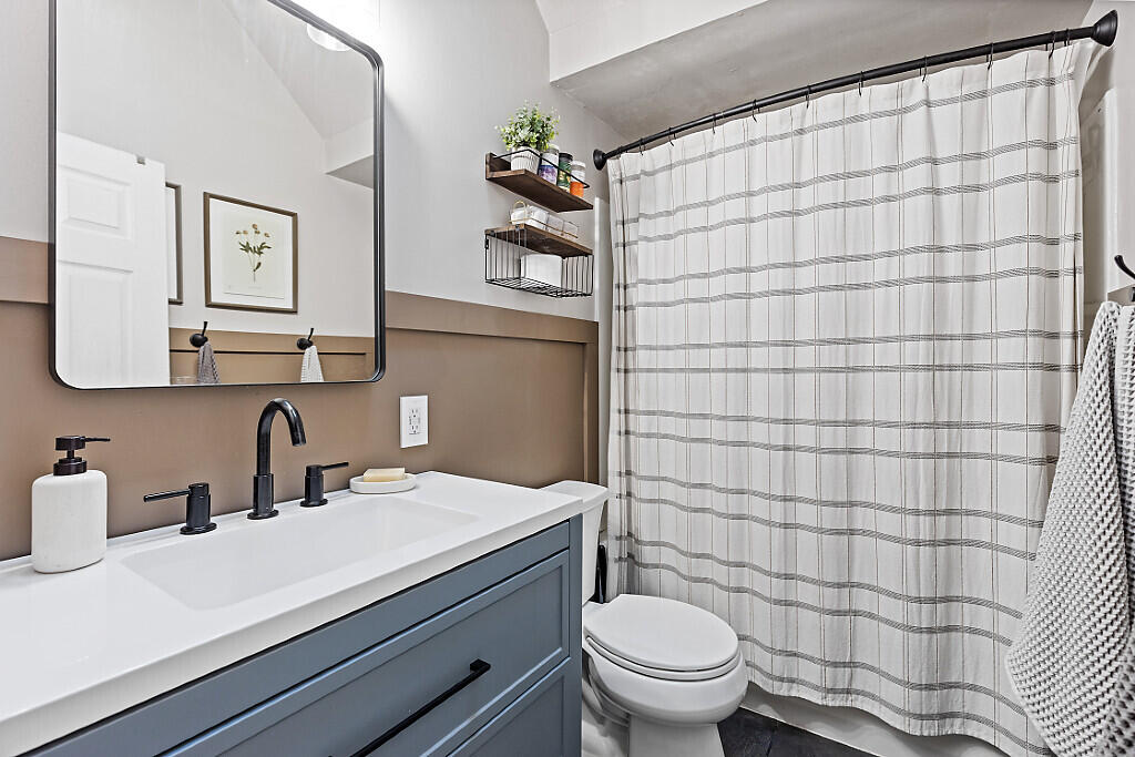 955 Northern Avenue Farmingdale ME 04344