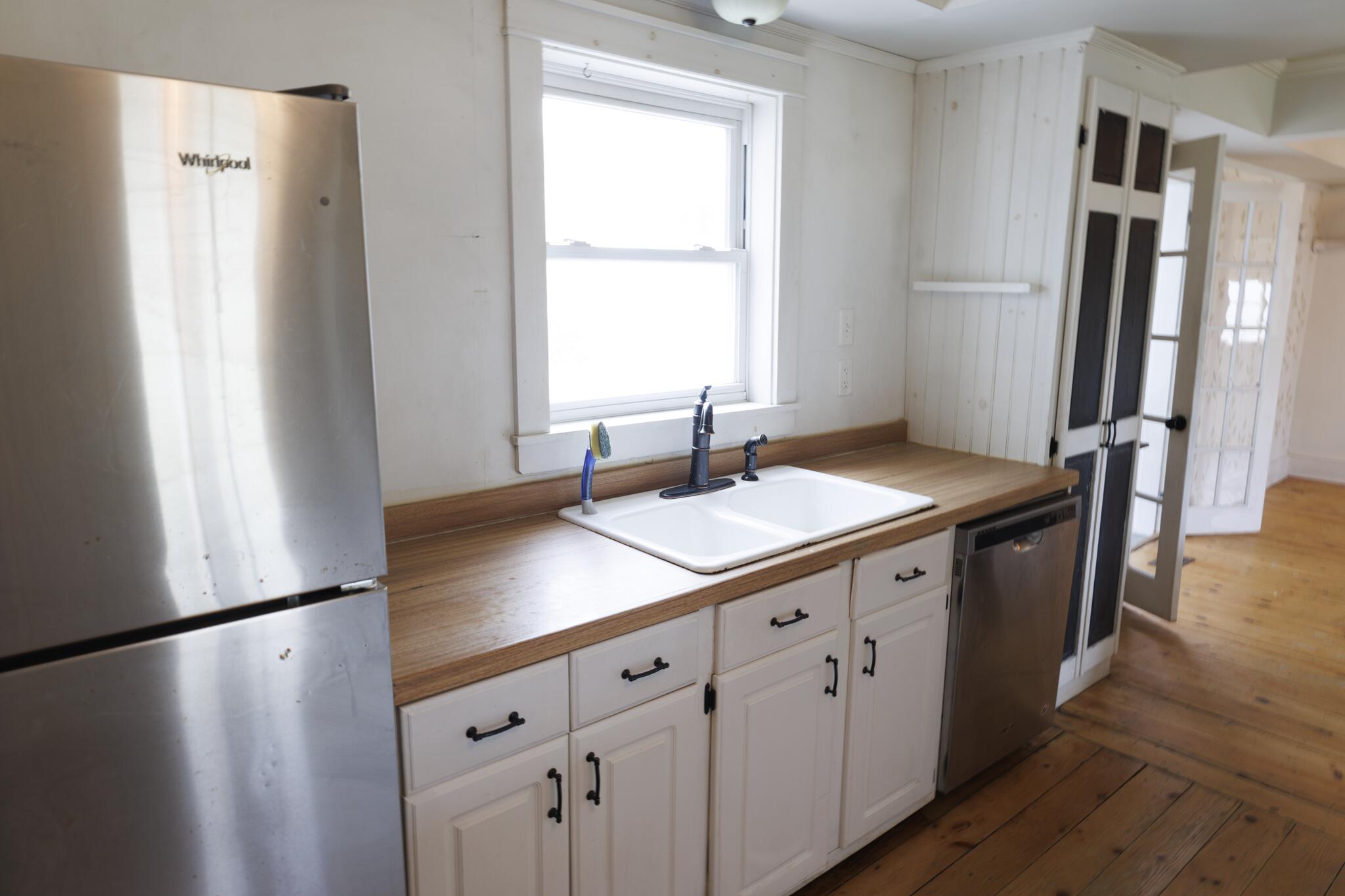 22 Booker Street Thomaston ME 04861