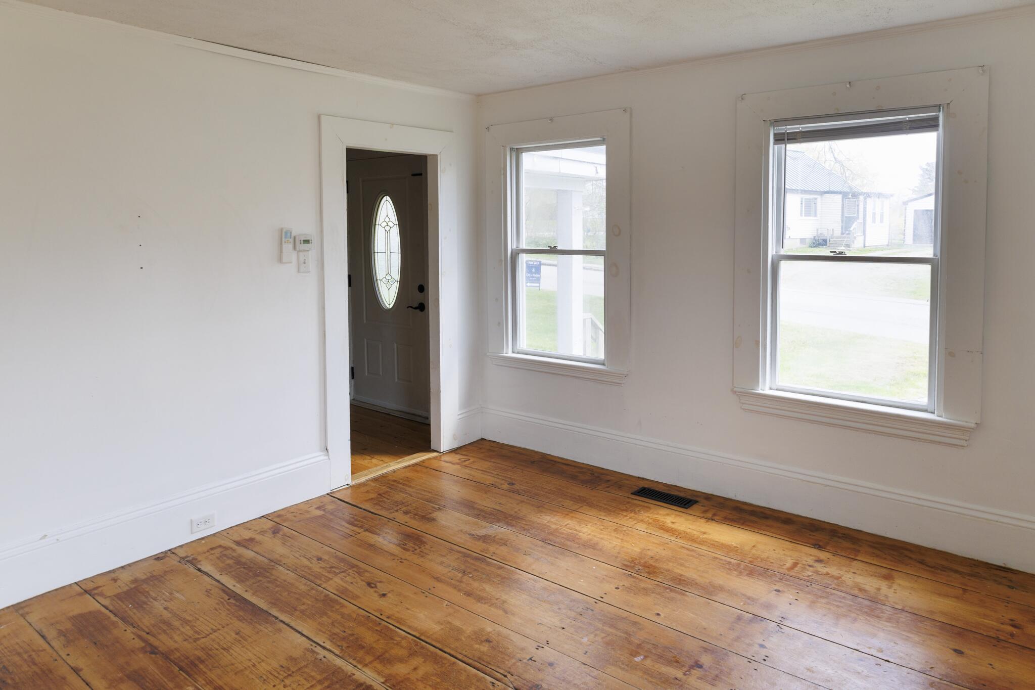 22 Booker Street Thomaston ME 04861
