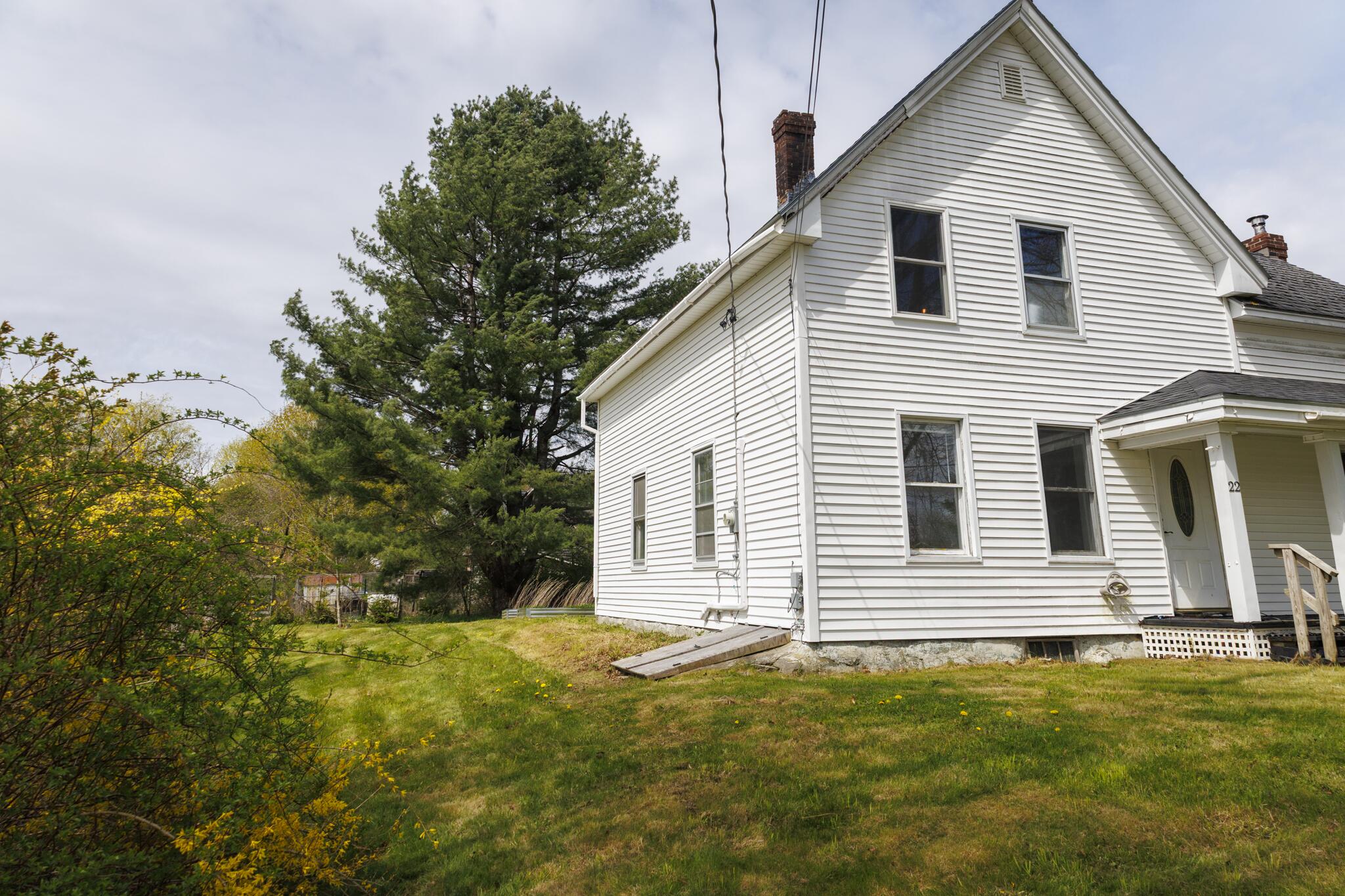 22 Booker Street Thomaston ME 04861