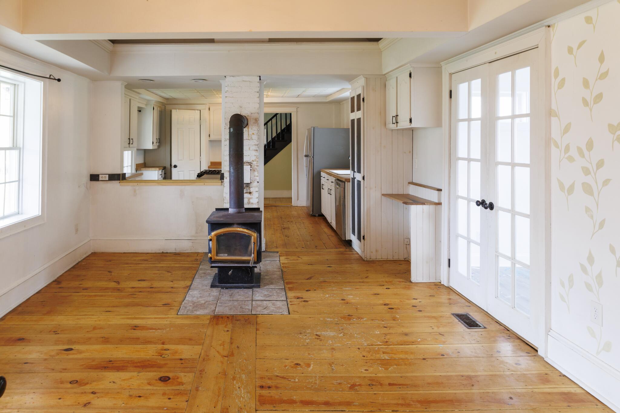 22 Booker Street Thomaston ME 04861