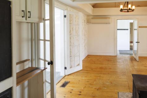22 Booker Street Thomaston ME 04861