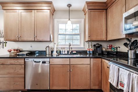 111 Scott Dyer Road Cape Elizabeth ME 04107