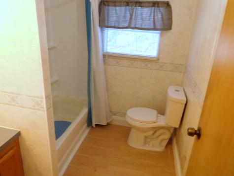 23 Warren Avenue Gardiner ME 04345