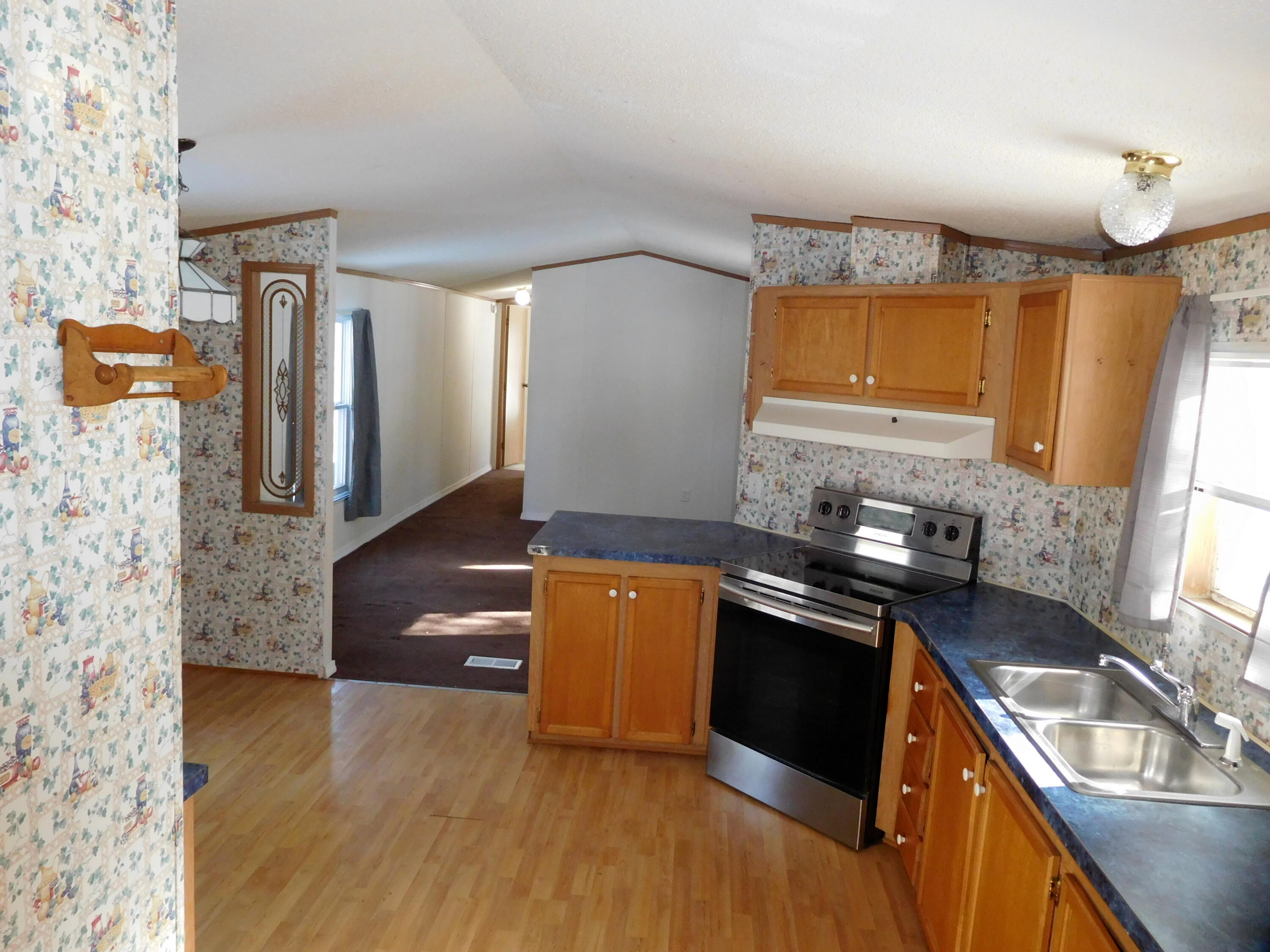 23 Warren Avenue Gardiner ME 04345