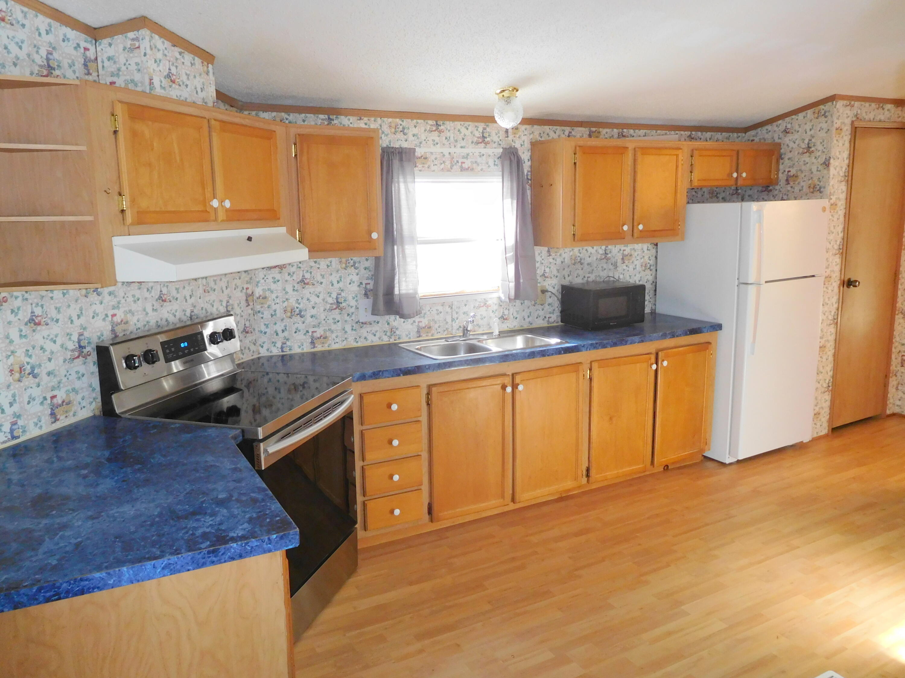 23 Warren Avenue Gardiner ME 04345