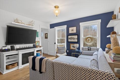 492 W Elm Street Yarmouth ME 04096