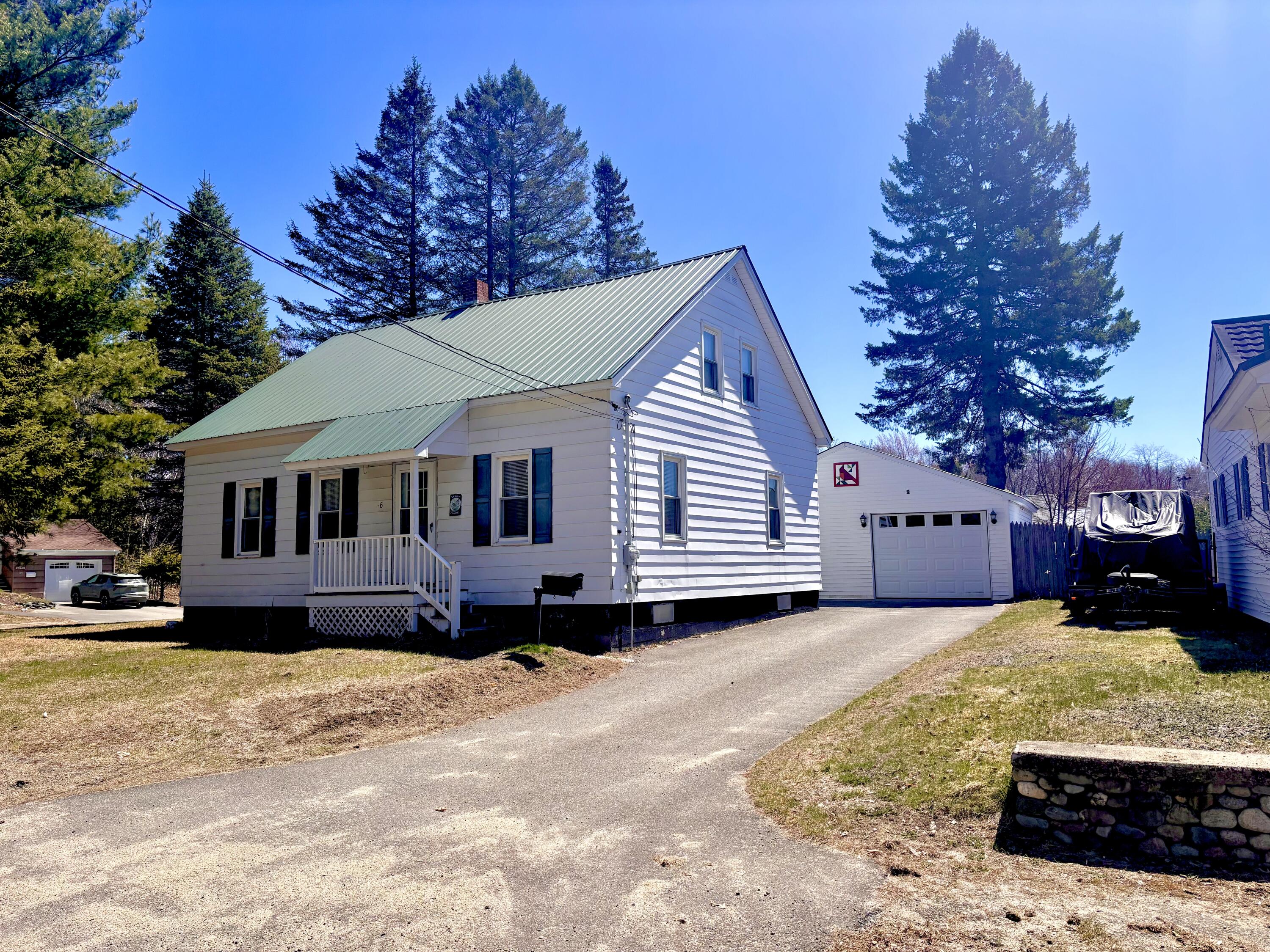 6 Winter Street Millinocket ME 04462