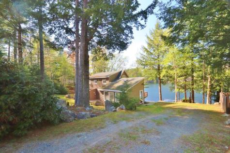 245 Lakeview Avenue Dedham ME 04429