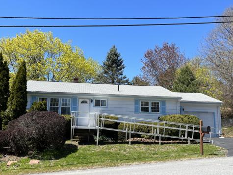 18 Sherbrooke Avenue Lewiston ME 04240