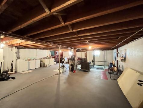 18 Sherbrooke Avenue Lewiston ME 04240