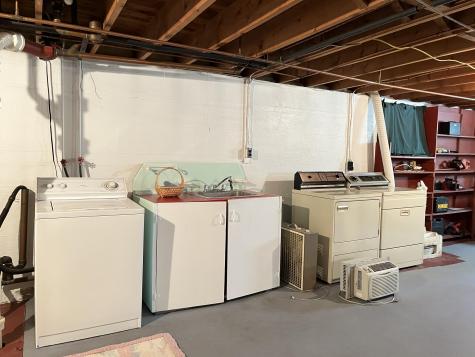 18 Sherbrooke Avenue Lewiston ME 04240