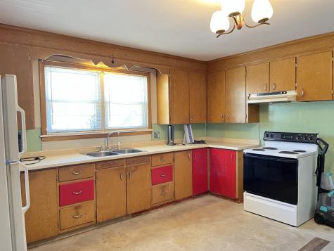 18 Sherbrooke Avenue Lewiston ME 04240