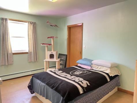 18 Sherbrooke Avenue Lewiston ME 04240